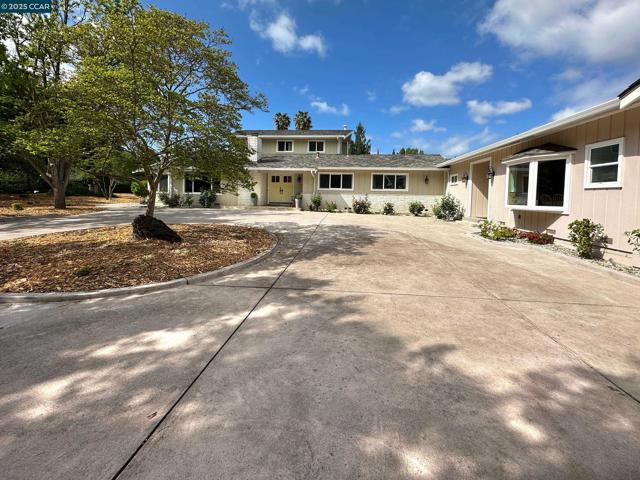 2200 Tice Valley Blvd +3BR ADU, Walnut Creek CA: https://media.crmls.org/mediaz/55f73d8c-a2dd-4d35-b07a-75862830ab24.jpg