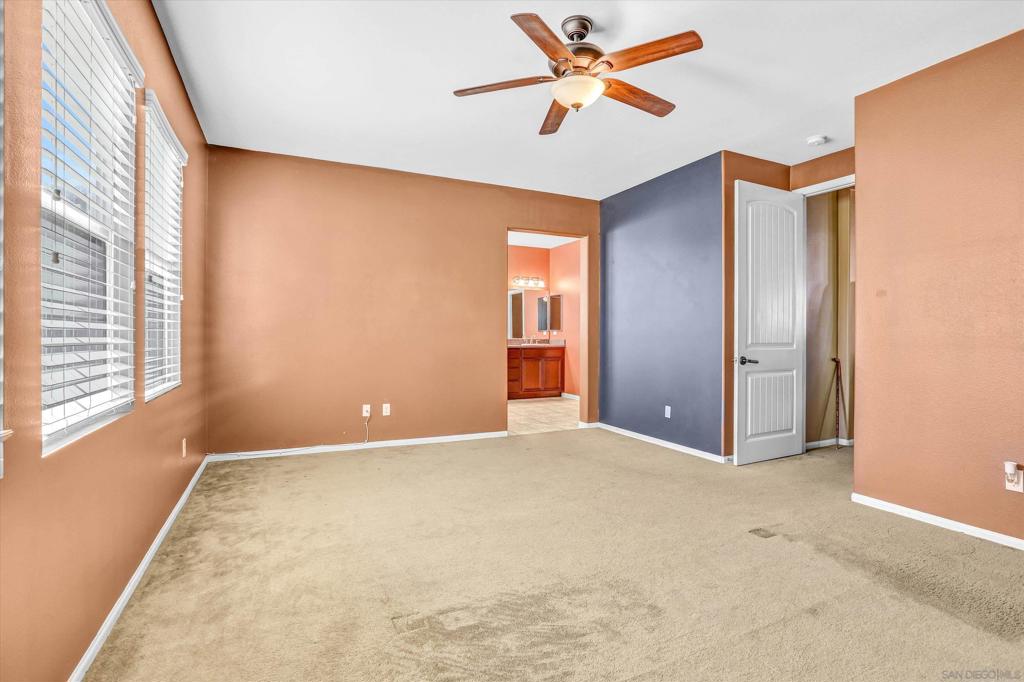 https://media.crmls.org/mediaz/55f753d1-27f6-4e90-9edc-a78e551d7ae7.jpg?preset=X-Large