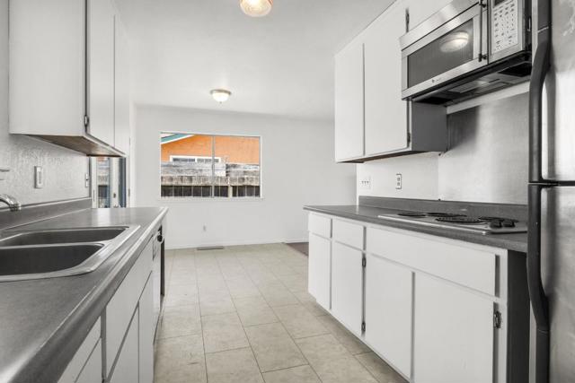 2158 17th Avenue, Santa Cruz CA: https://media.crmls.org/mediaz/55f763bf-1075-4e20-9970-17e521696421.jpg