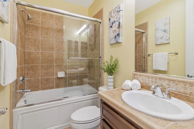548 Wycombe Ct, San Ramon CA: https://media.crmls.org/mediaz/55f78923-cda4-4af0-a379-9ea40e5a2368.jpg