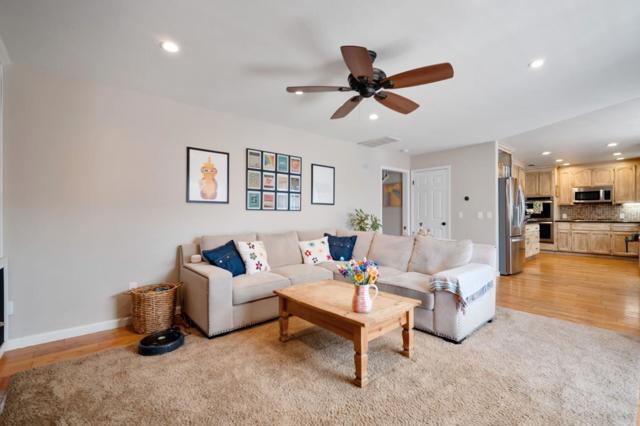 930 Hoesch Way, Gilroy CA: https://media.crmls.org/mediaz/55f86332-6ebf-4760-bf5f-6b8469039621.jpg