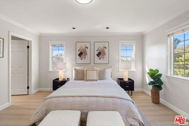 2409 Olive Avenue, La Crescenta CA: https://media.crmls.org/mediaz/55f8def9-7f51-40f5-b3b9-8bb3814915a6.jpg