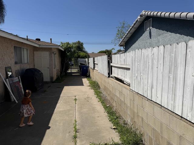 Detail Gallery Image 3 of 3 For 245 Palm Ave, Chula Vista,  CA 91911 - 4 Beds | 2 Baths