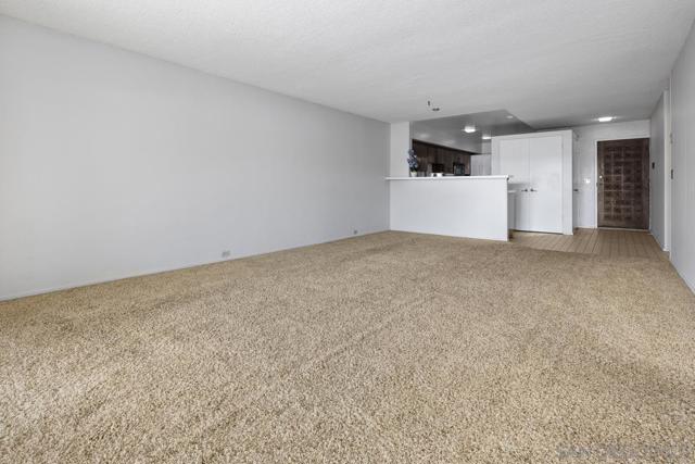 2600 TORRY PINES RD. #B27, La Jolla CA: https://media.crmls.org/mediaz/55f90b3b-a811-4947-b5d4-63441a533161.jpg