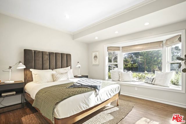6002 Jumilla Avenue, Woodland Hills CA: https://media.crmls.org/mediaz/55f92b98-8e3e-4239-bfb2-532b8e328cef.jpg