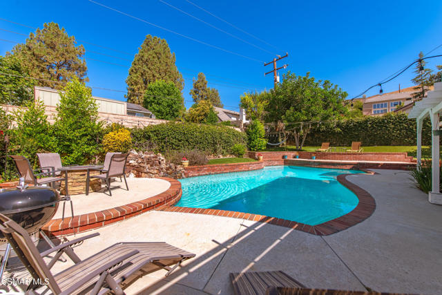 3581 Rachael Avenue, Simi Valley CA: https://media.crmls.org/mediaz/55f9c15c-8dc4-44d0-b995-c09644e2baae.jpg