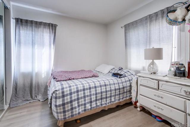1828 34 B Avenue, National City CA: https://media.crmls.org/mediaz/55f9cbf3-81bf-4522-b3f5-195c870e9499.jpg