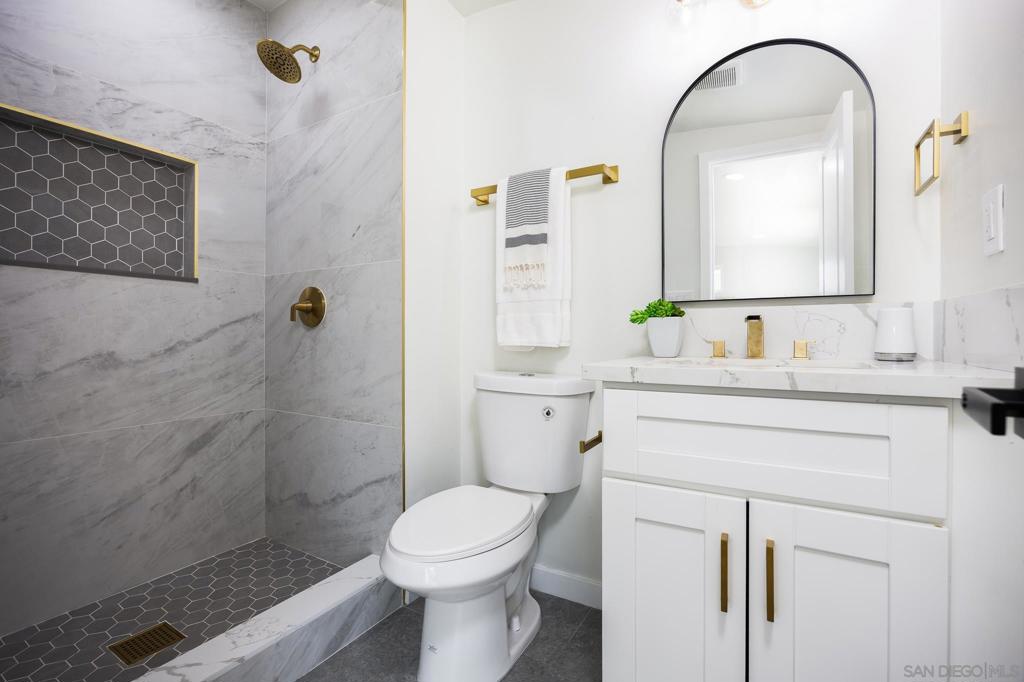 https://media.crmls.org/mediaz/55fa2b50-853f-4785-9230-e6275fd15c48.jpg?preset=X-Large