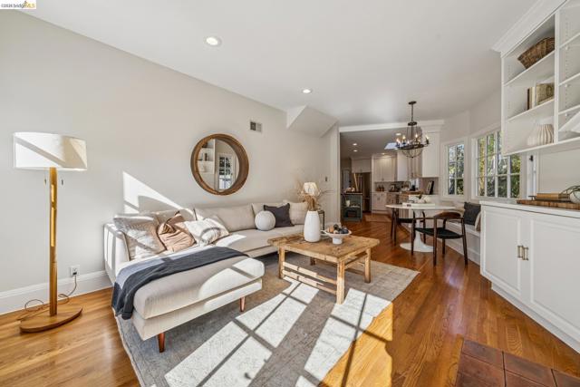 Image 27 of 59 For 4201 Lakeshore Ave