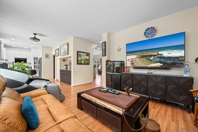 4111 Massachusetts Ave, La Mesa CA: https://media.crmls.org/mediaz/55fb5bbb-fffb-4f36-b775-85930e68f01e.jpg