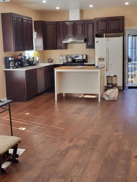 Image 3 of 20 For 2137 27th Ave