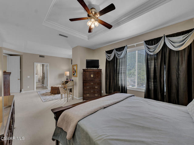 331 Briar Bluff Circle, Thousand Oaks CA: https://media.crmls.org/mediaz/55fca6dd-e1ee-4fbe-9a3c-4fda05de54ac.jpg