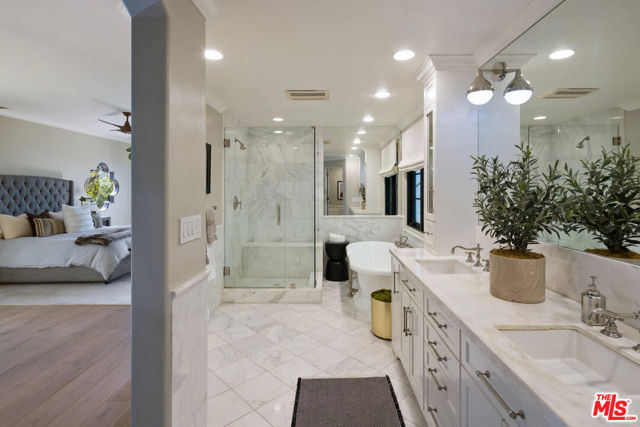13439 Java Drive, Los Angeles CA: https://media.crmls.org/mediaz/55fd2b94-41bd-43ea-9c7d-eccbc549a898.jpg