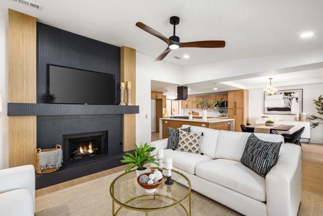 4 Maximo Way, Palm Desert CA: https://media.crmls.org/mediaz/55fd4cea-157e-459d-83ac-13e2d35bdd3a.jpg