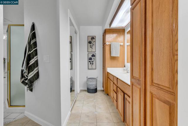 280 Sierra Dr, Walnut Creek CA: https://media.crmls.org/mediaz/55fd6c9d-d077-4f0c-9279-0600869005cc.jpg