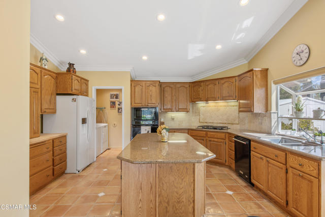 12490 Ridge Drive, Santa Rosa CA: https://media.crmls.org/mediaz/55fea1c1-0f73-4be4-8a1b-c767a5422459.jpg
