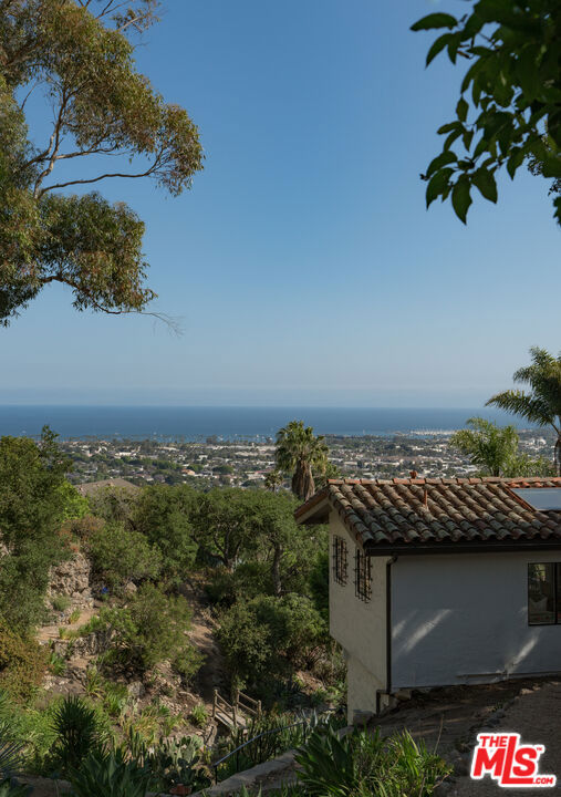 15 Loma Media Road, Santa Barbara CA: https://media.crmls.org/mediaz/55ffab36-e639-403b-8119-9e12639e0440.jpg