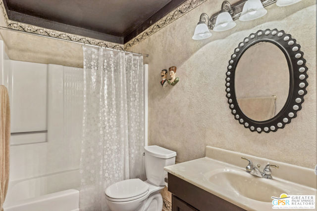 64670 Pinehurst Circle, Desert Hot Springs CA: https://media.crmls.org/mediaz/56004603-ebe7-4ad4-b2d1-412bc1dbb3ec.jpg
