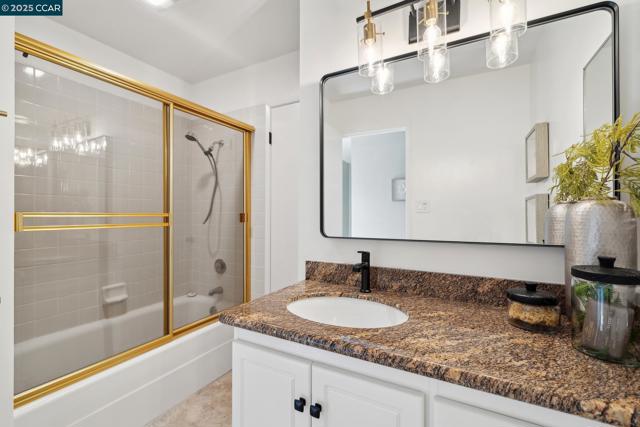 250 Ashley Circle, Danville CA: https://media.crmls.org/mediaz/5600f2af-53a8-47eb-b9bf-f8bfecf92f60.jpg