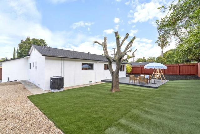 5540 Michigan Boulevard, Concord CA: https://media.crmls.org/mediaz/56016b07-e6ec-40ea-8071-5b353ae26dff.jpg