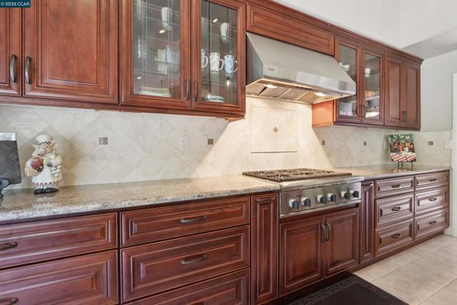 132 Victoria Pl, Danville CA: https://media.crmls.org/mediaz/5601daed-1952-434e-b23d-e322670872ae.jpg
