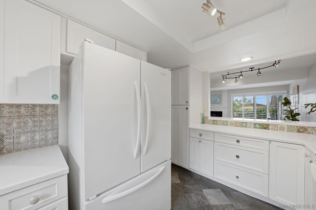 957 Fir Tree Pl. - photo 14