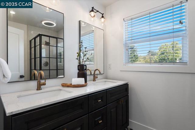1275 Windermere Way, Concord CA: https://media.crmls.org/mediaz/56031d55-b256-433a-98ea-4d21b6545655.jpg