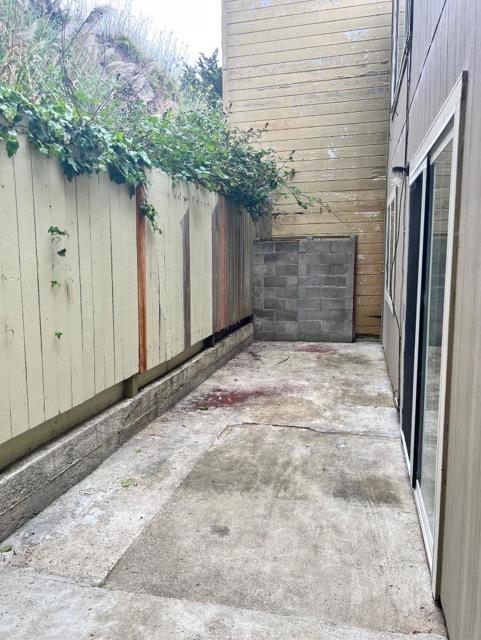 65 Lausanne Avenue, Daly City CA: https://media.crmls.org/mediaz/560337c0-1c3e-400e-8ccc-570178647657.jpg