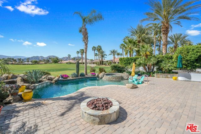 56645 Mountain, La Quinta CA: https://media.crmls.org/mediaz/560374a9-2eef-4e1f-905f-1deccd2212ad.jpg