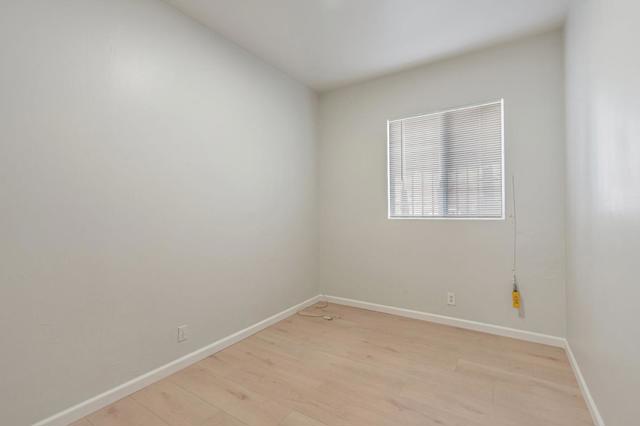 1218 13th Avenue, Oakland CA: https://media.crmls.org/mediaz/5604a211-7600-467e-82a8-c62b1a50b3eb.jpg