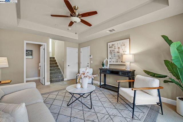 200 Valletta Ln, Pleasanton CA: https://media.crmls.org/mediaz/56052694-185c-4c23-aa25-22e51a5cb9c5.jpg