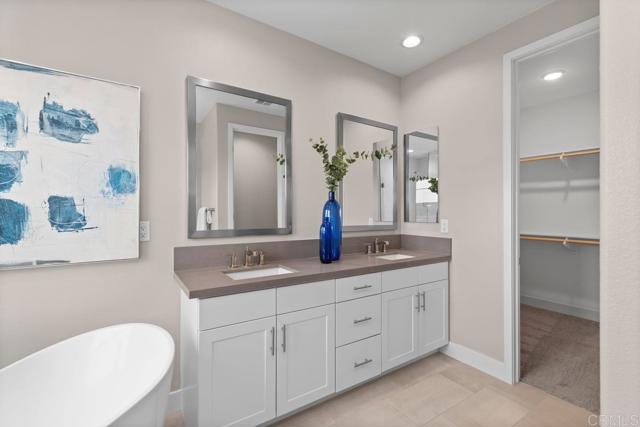 13403 Hudson Ln, San Diego CA: https://media.crmls.org/mediaz/56059300-592c-47fc-87c2-19b477bf8c01.jpg