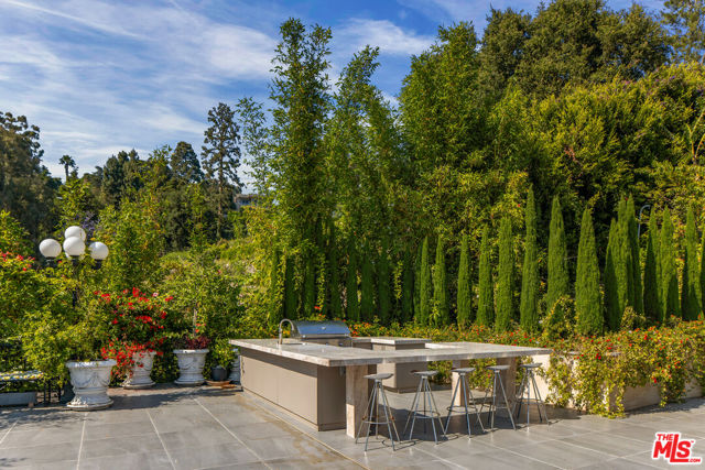 761 Bel Air Road, Los Angeles CA: https://media.crmls.org/mediaz/56066e54-74b6-4394-bf75-636df4b791de.jpg