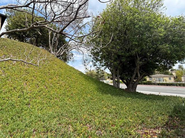 Detail Gallery Image 10 of 10 For 3522 Fairlomas Dr, National City,  CA 91950 - 3 Beds | 2/1 Baths