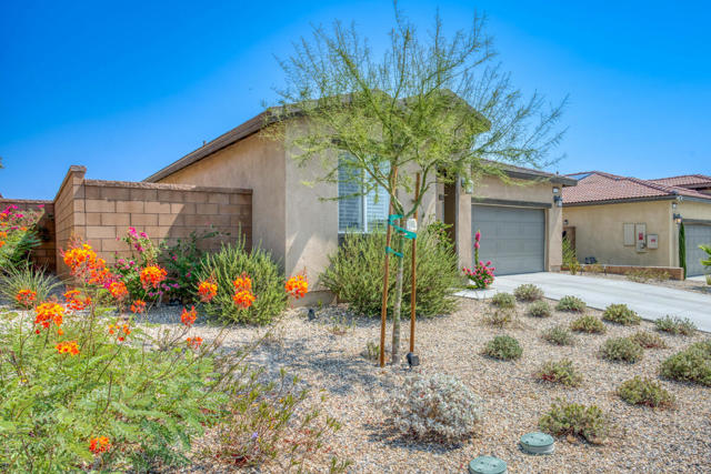 62742 N Crescent Street, Desert Hot Springs CA: https://media.crmls.org/mediaz/5607691e-e49a-4a30-9c0e-f0c68825daae.jpg