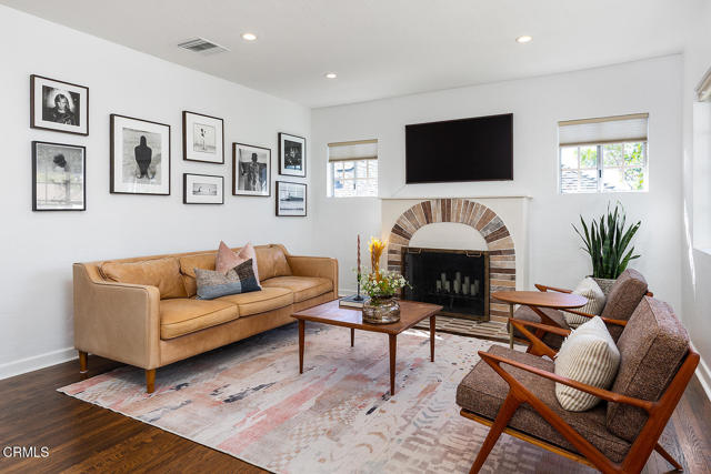 Detail Gallery Image 6 of 44 For 3600 Buena Vista Ave, Glendale,  CA 91208 - 3 Beds | 2/1 Baths