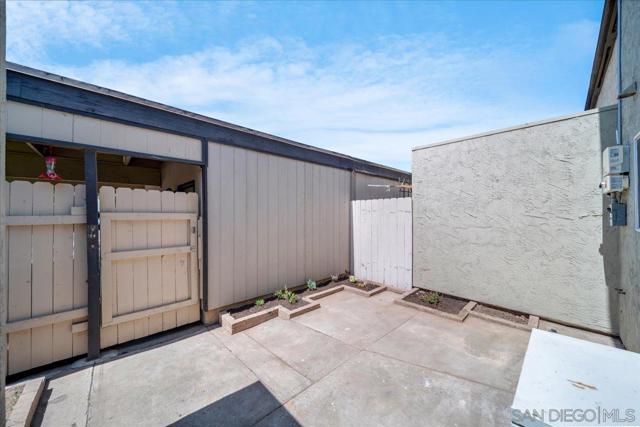 9559 Cottonwood Ave, Santee, California 92071, 3 Bedrooms Bedrooms, ,1 BathroomBathrooms,Townhouse,For Sale,Cottonwood Ave,240018661SD