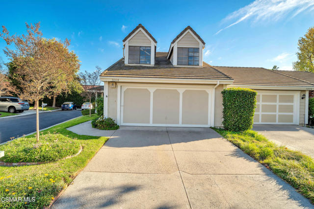 3008 Shadow Brook Lane, Westlake Village CA: https://media.crmls.org/mediaz/5607e631-f09d-4aba-9363-ec6597f0b4c6.jpg