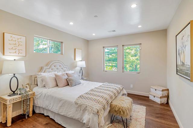 3119 Oak Knoll Drive, Redwood City CA: https://media.crmls.org/mediaz/56090378-90d9-46b4-84ff-14c640dd2f66.jpg
