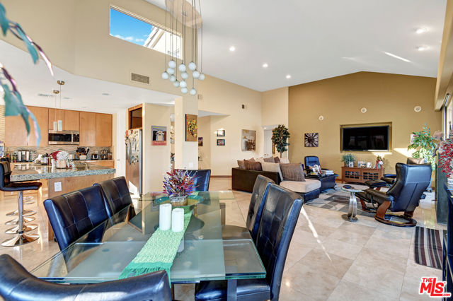 Image 8 of 25 For 75477 Riviera Drive