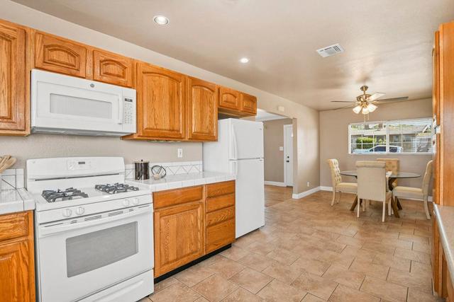 417 Lynn Avenue, Antioch CA: https://media.crmls.org/mediaz/5609d27d-db46-4488-aaf1-41b6925a3570.jpg