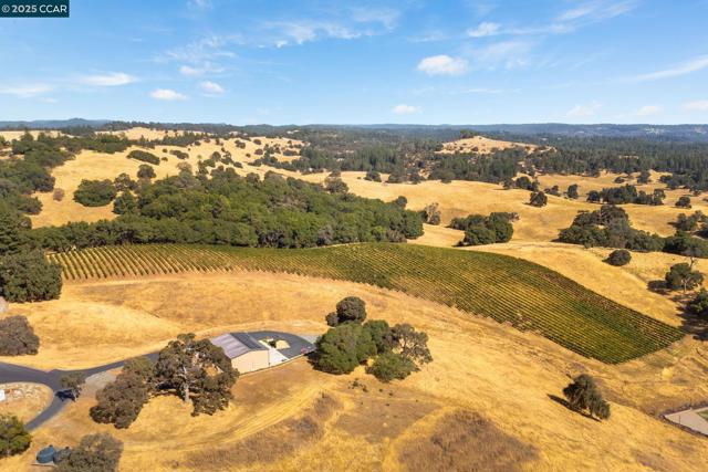 15000 Tyler Road, Fiddletown CA: https://media.crmls.org/mediaz/5609eee0-5e1f-4826-a3bb-01d636efef00.jpg