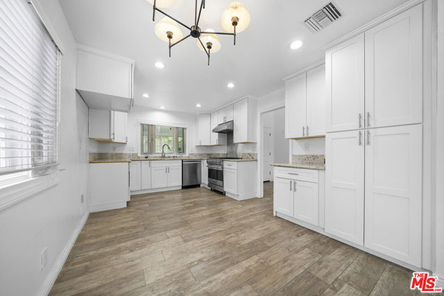 960 Calle Frondosa, San Dimas CA: https://media.crmls.org/mediaz/560a8d9a-6714-4535-ba12-61f3971c6d8d.jpg