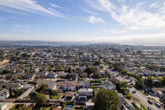 1920 Beryl St, San Diego CA: https://media.crmls.org/mediaz/560b187c-2eb8-4ef9-bd43-5e5c985fa1d7.jpg