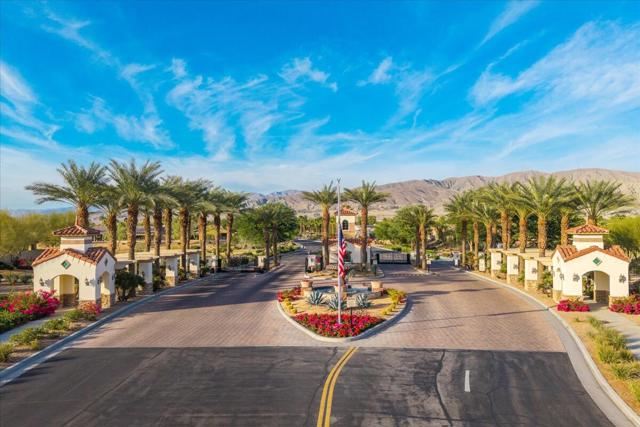 39048 Camino Orquesta, Indio CA: https://media.crmls.org/mediaz/560b1b7d-9a8e-4129-b84e-93ece53ef32a.jpg