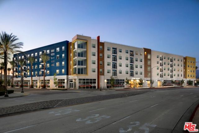 10568 Promenade Gateway, El Monte CA: https://media.crmls.org/mediaz/560b6ff2-9e2f-4908-8b13-0a0ccf99a2c6.jpg