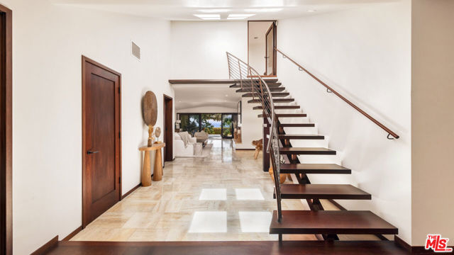 7221 Birdview Avenue, Malibu CA: https://media.crmls.org/mediaz/560bc9b7-df36-421f-a2a9-47ee71d12e7d.jpg