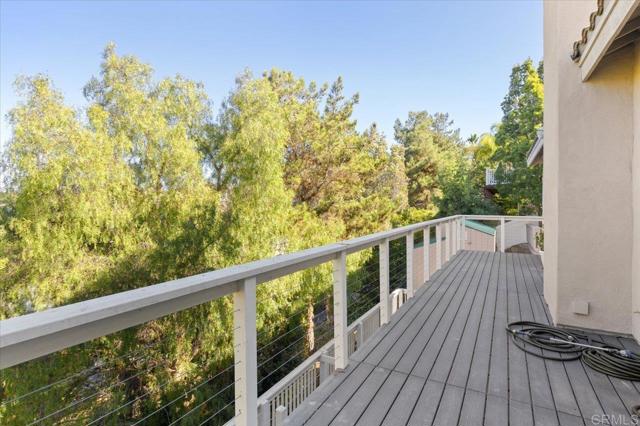 Detail Gallery Image 6 of 18 For 625 Aliento Ct, Vista,  CA 92081 - 3 Beds | 2/1 Baths