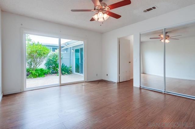 3890 Vista Campana S., Oceanside CA: https://media.crmls.org/mediaz/560c4da4-5f3a-4543-81c5-a256f094c8fc.jpg