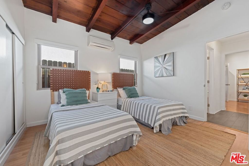 2914 W Chandler BoulevardBurbank image #9